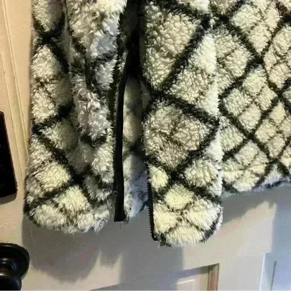 T by Talbots Long Sleeve Pullover Sherpa Turtle Neck - Picture 4 of 7